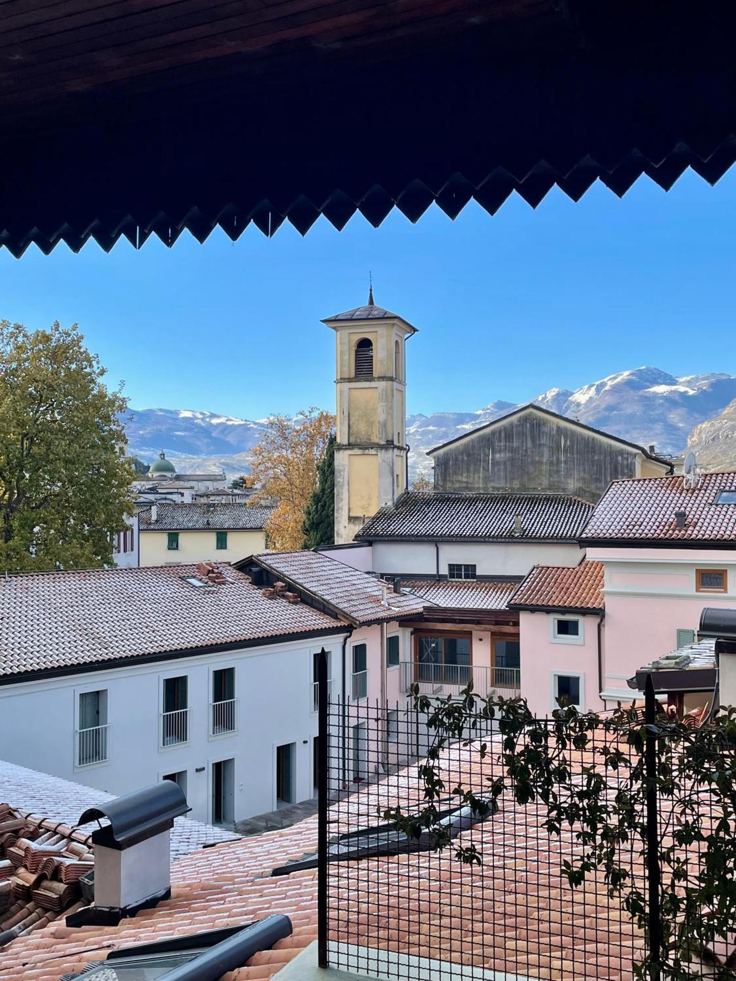 Appartamento Sui Tetti Del Centro Storico Rovereto  Eksteriør bilde